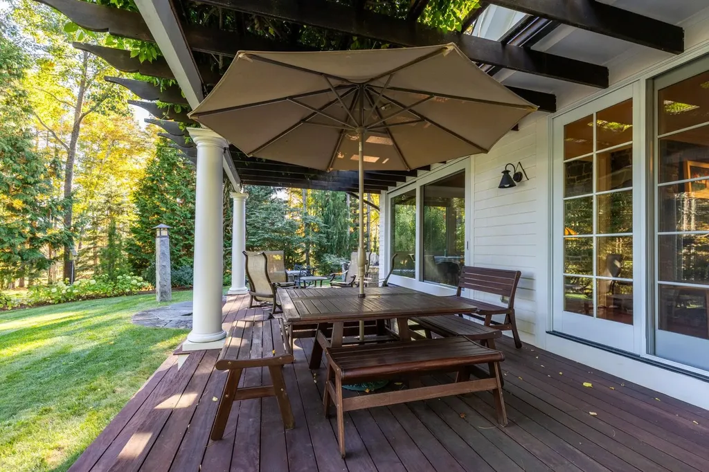 24 Wisteria Drive Dover NH 03820