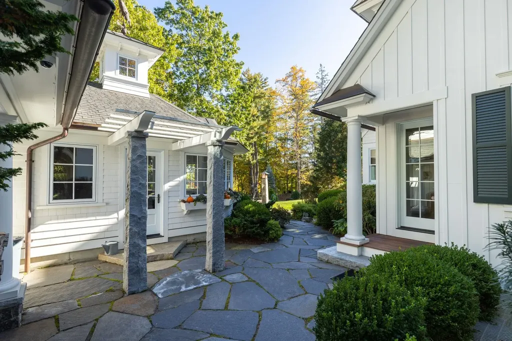 24 Wisteria Drive Dover NH 03820