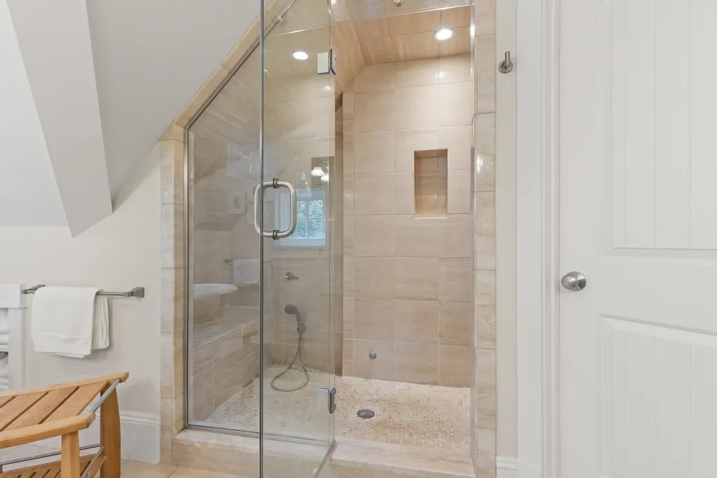 24 Wisteria Drive Dover NH 03820