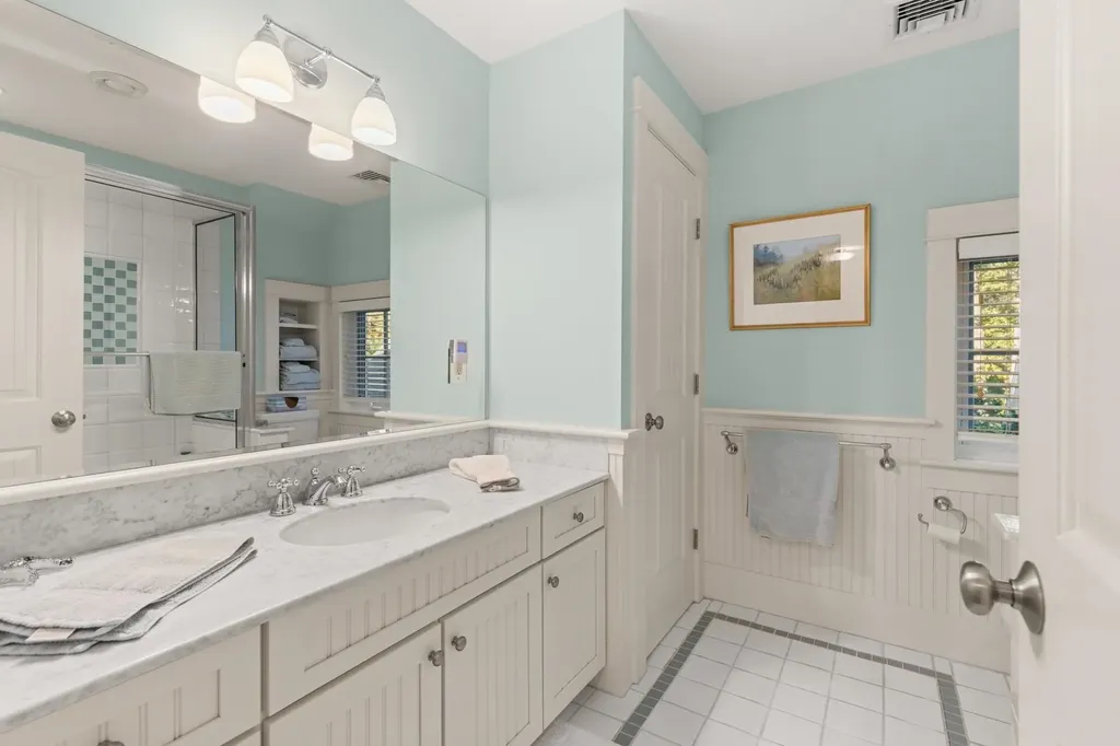 24 Wisteria Drive Dover NH 03820