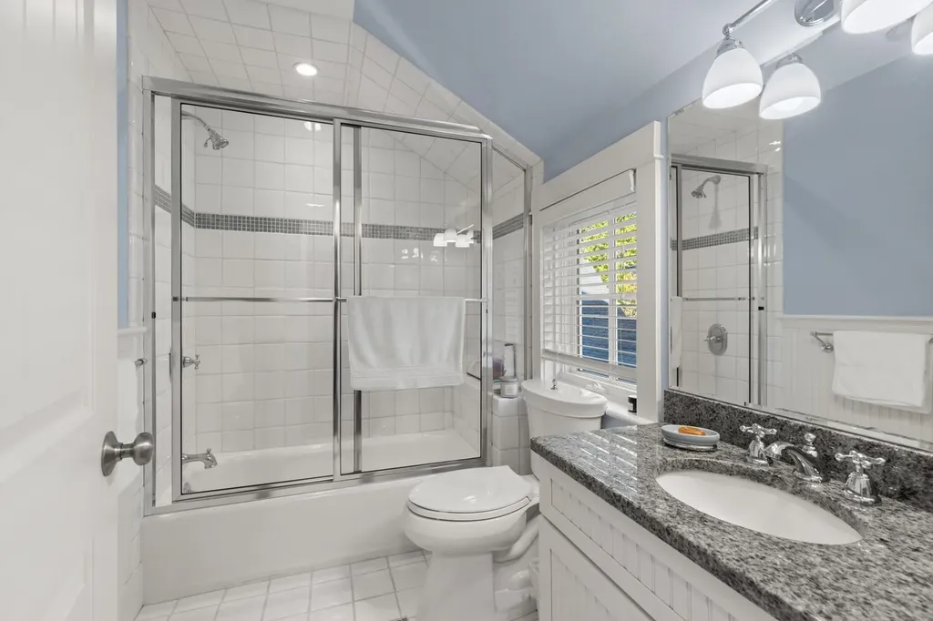 24 Wisteria Drive Dover NH 03820