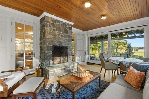 24 Wisteria Drive Dover NH 03820