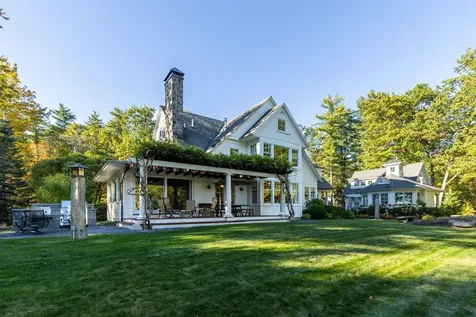 24 Wisteria Drive Dover NH 03820