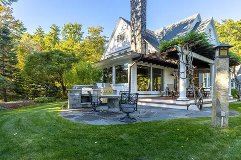 24 Wisteria Drive Dover NH 03820