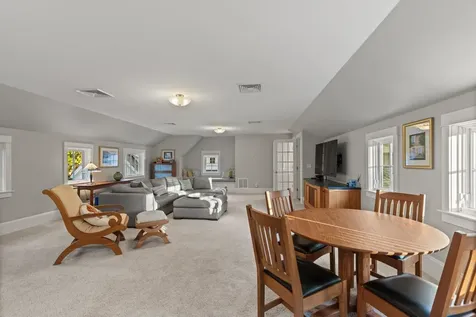 24 Wisteria Drive Dover NH 03820