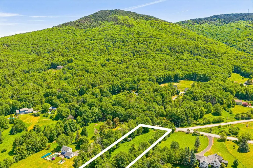 503 Belknap Mountain Road Gilford NH 03249