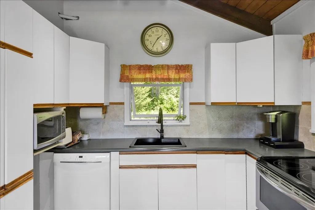34 Valhalla Road Warren VT 05674