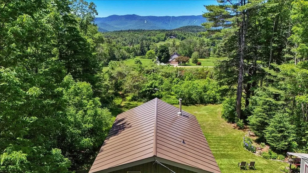 34 Valhalla Road Warren VT 05674