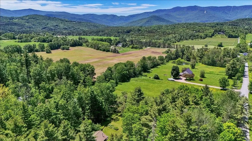 34 Valhalla Road Warren VT 05674