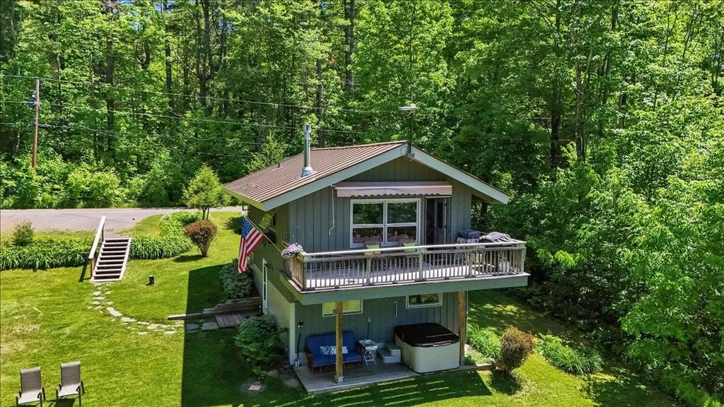 34 Valhalla Road Warren VT 05674