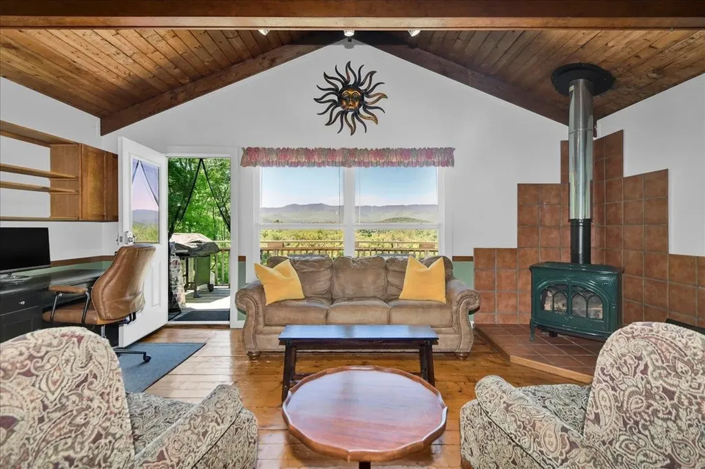 34 Valhalla Road Warren VT 05674