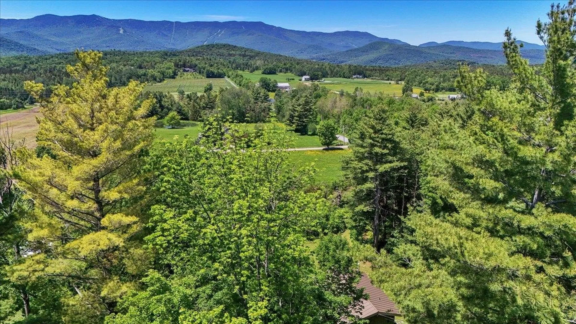 34 Valhalla Road Warren VT 05674