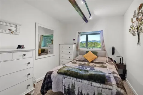 34 Valhalla Road Warren VT 05674