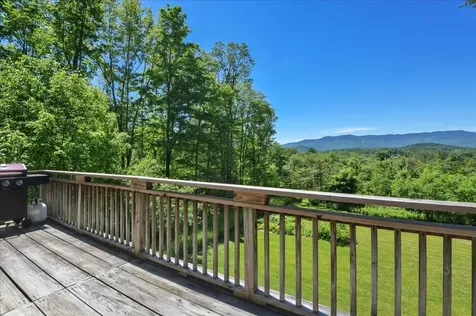 34 Valhalla Road Warren VT 05674