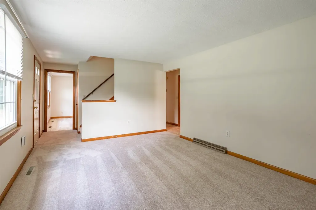 7 Ronnie Drive Nashua NH 03062