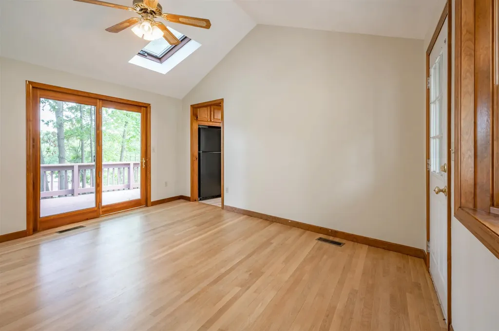 7 Ronnie Drive Nashua NH 03062