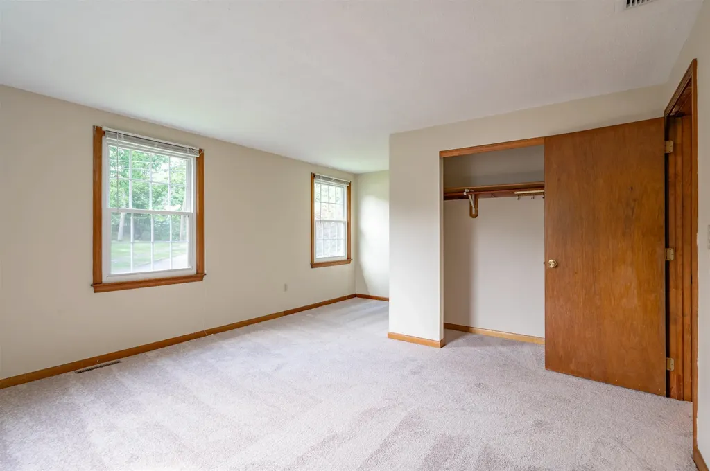 7 Ronnie Drive Nashua NH 03062