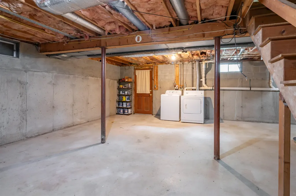 7 Ronnie Drive Nashua NH 03062