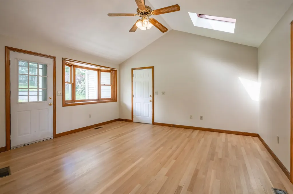 7 Ronnie Drive Nashua NH 03062