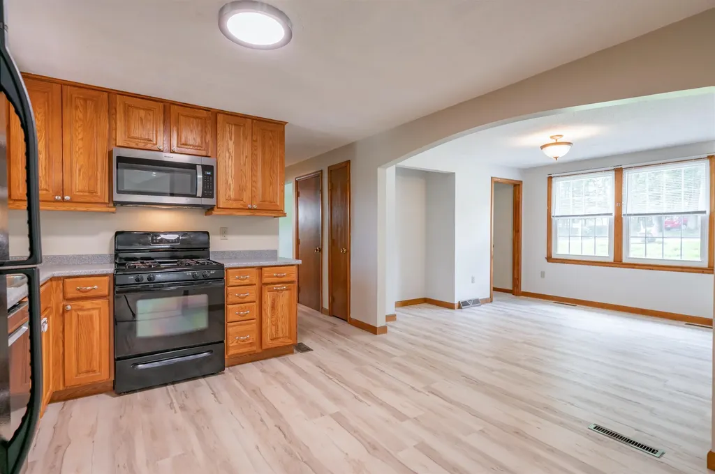 7 Ronnie Drive Nashua NH 03062