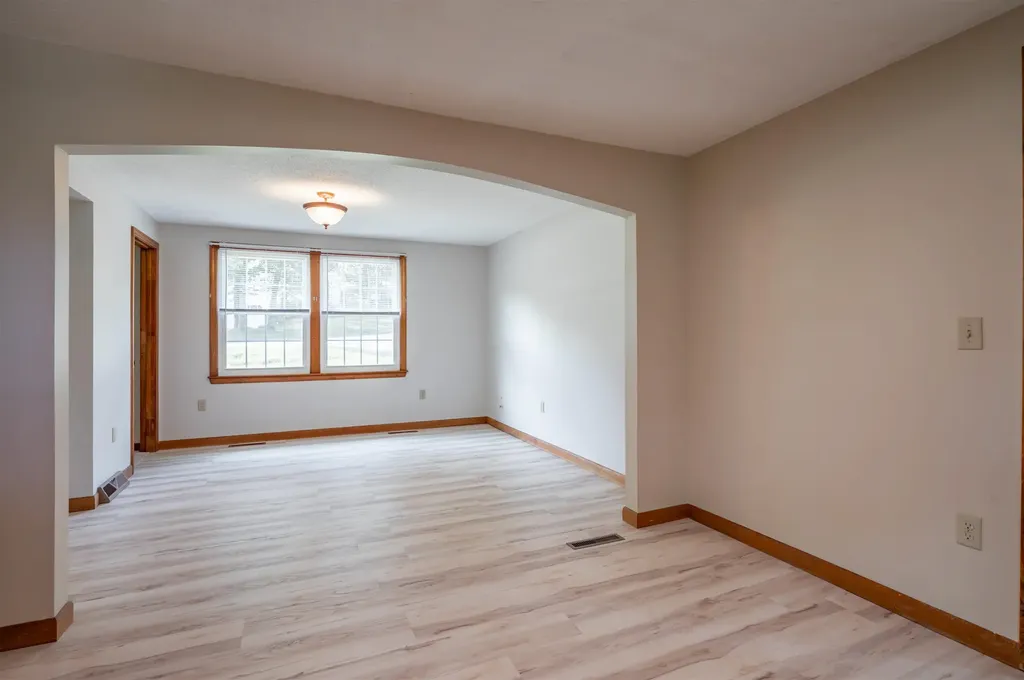 7 Ronnie Drive Nashua NH 03062