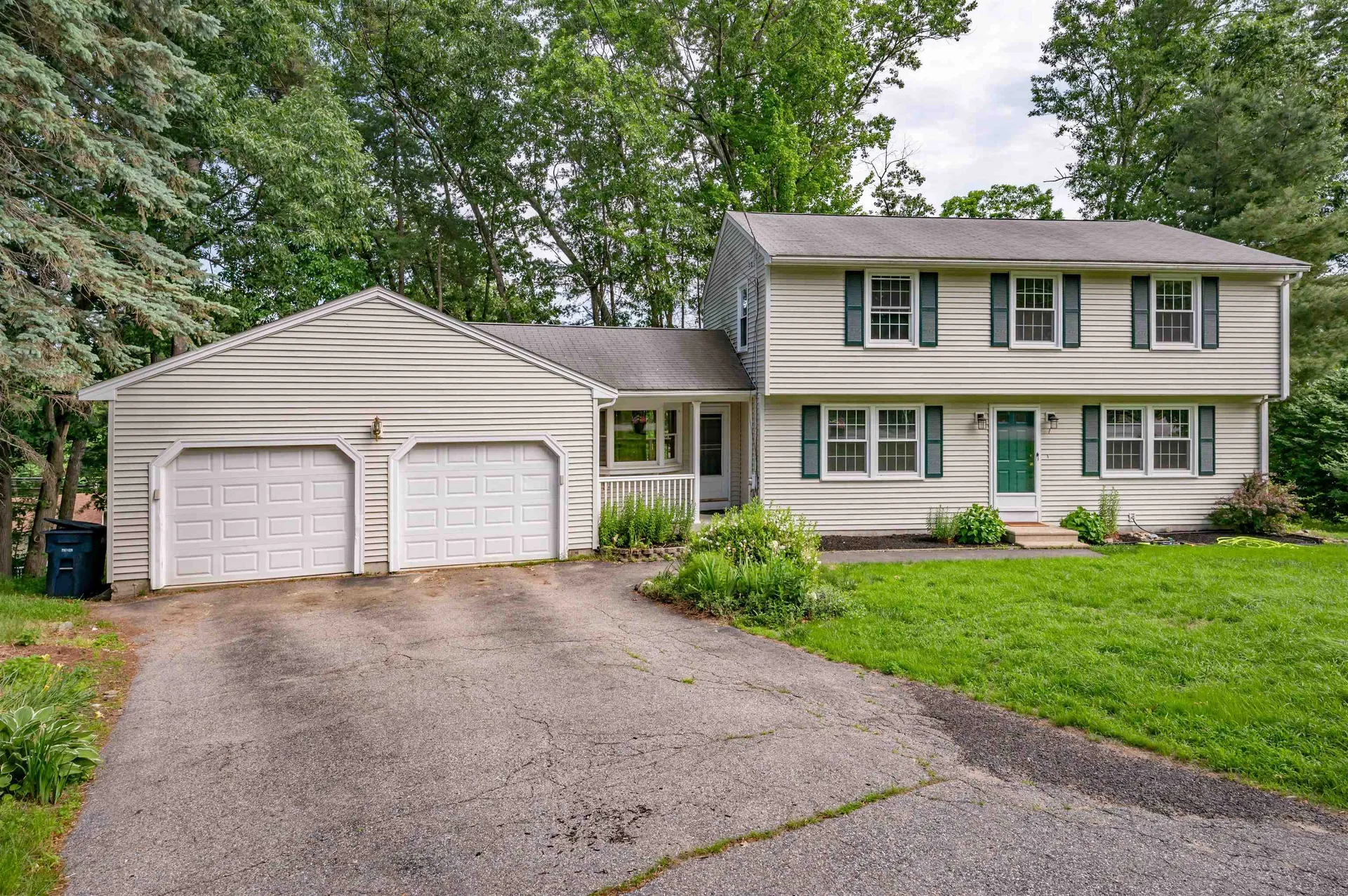 7 Ronnie Drive Nashua NH 03062
