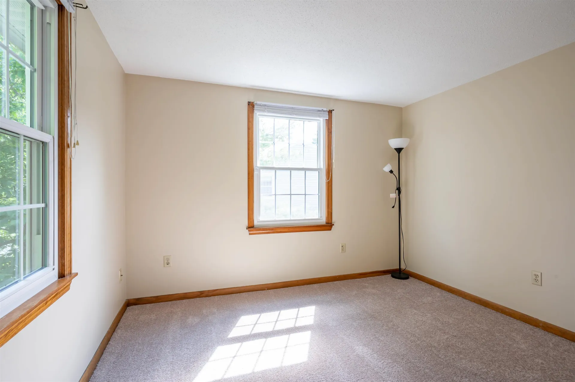 7 Ronnie Drive Nashua NH 03062