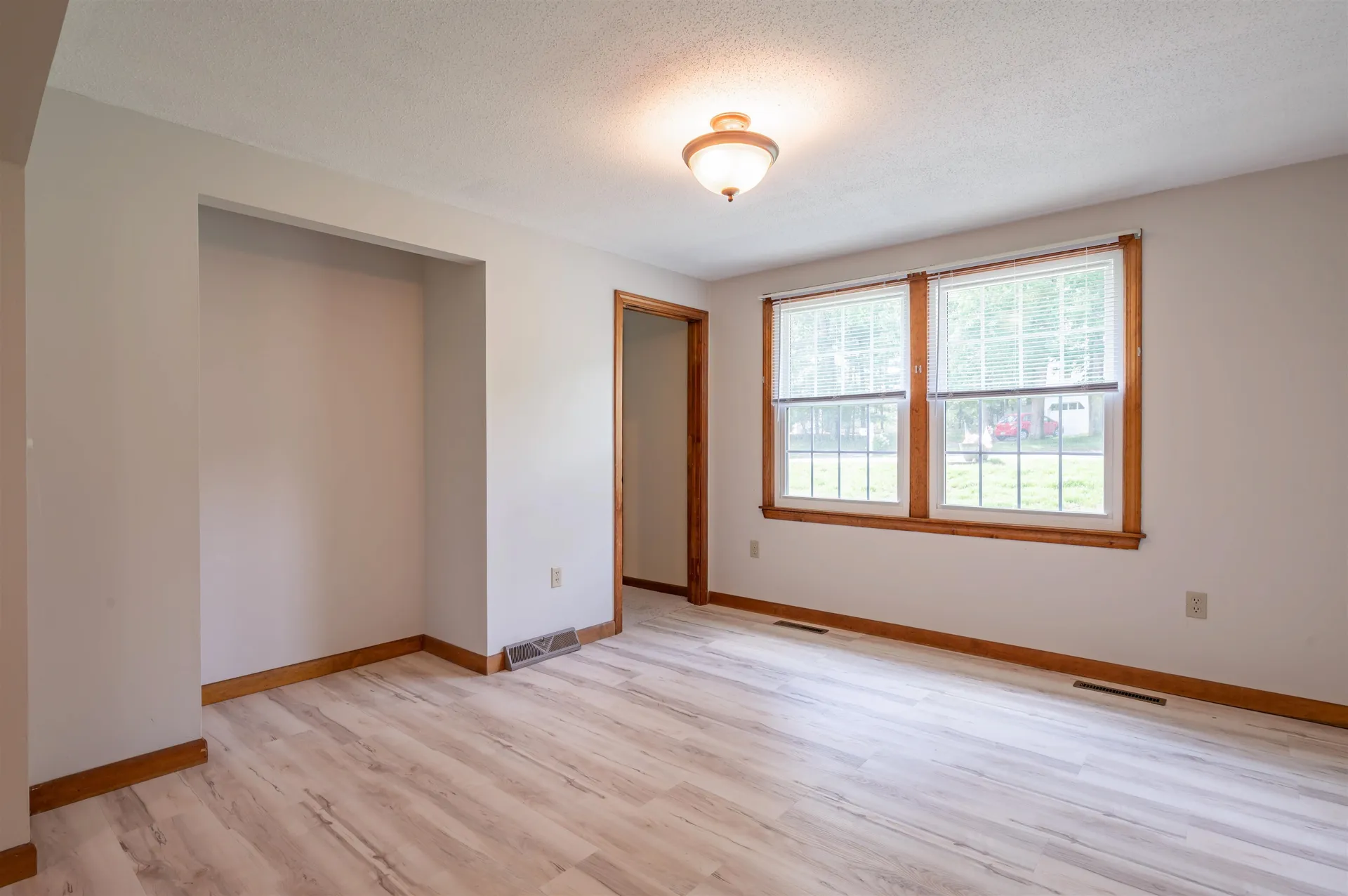 7 Ronnie Drive Nashua NH 03062