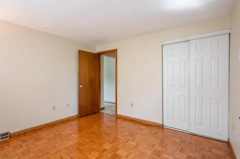 7 Ronnie Drive Nashua NH 03062