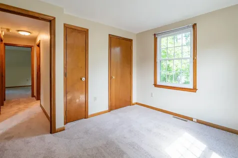 7 Ronnie Drive Nashua NH 03062