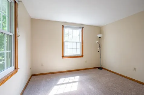 7 Ronnie Drive Nashua NH 03062
