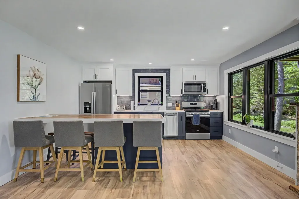 239 Maple N Street Bridgewater NH 03222