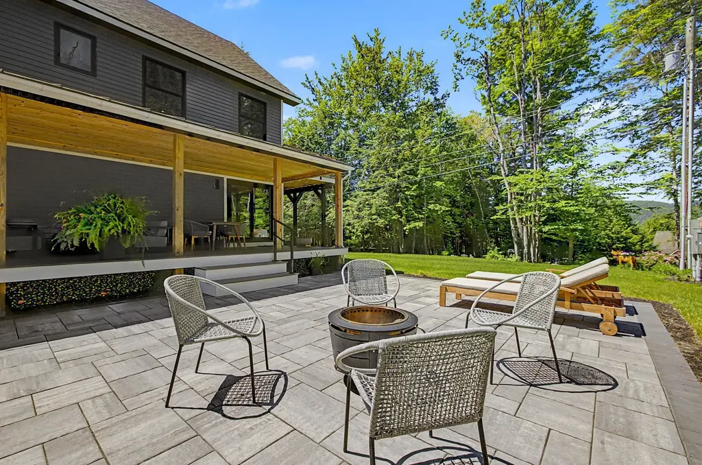 239 Maple N Street Bridgewater NH 03222