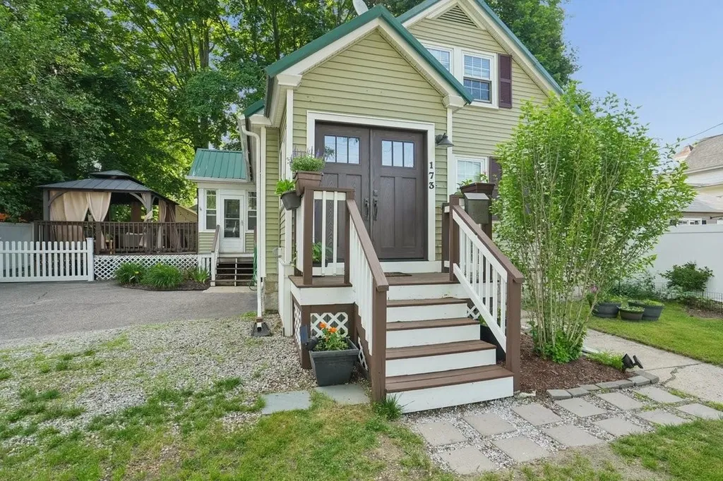 173 Mammoth Road Manchester NH 03109