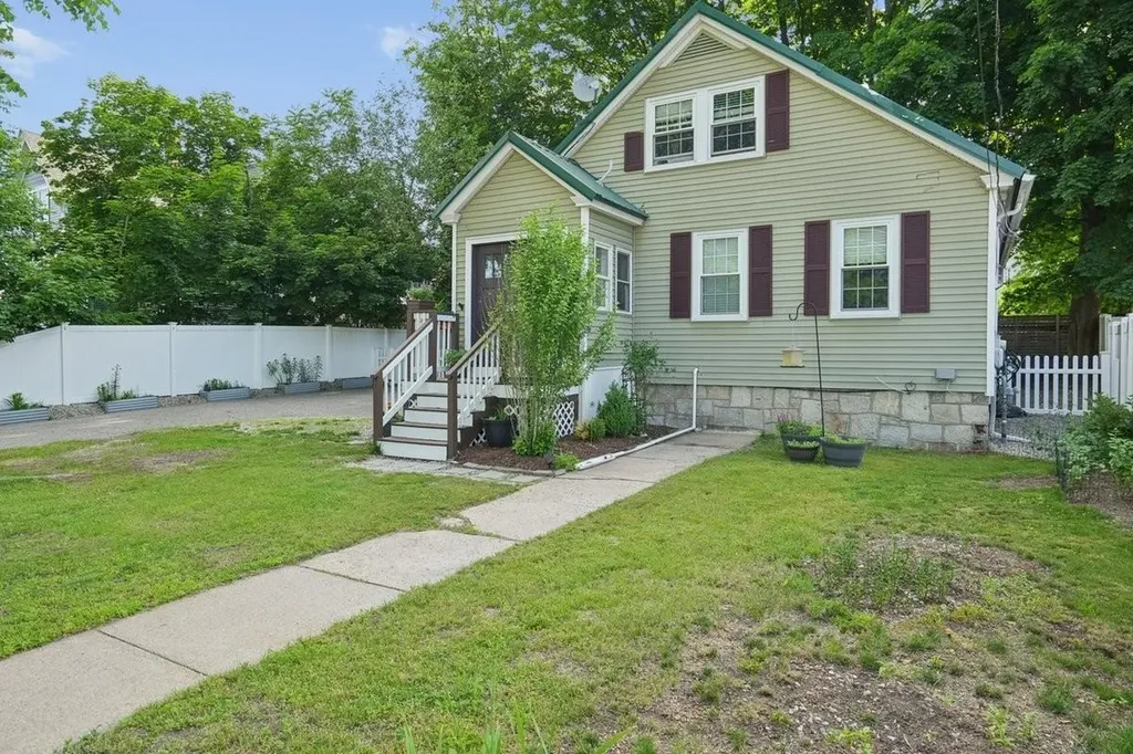 173 Mammoth Road Manchester NH 03109