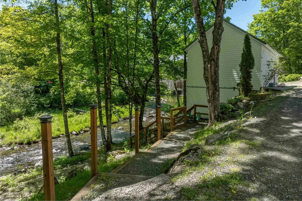 2435 Stage Road Guilford VT 05301