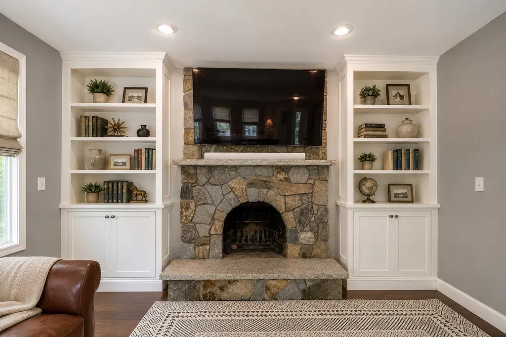 76 Marblehead Road Windham NH 03087