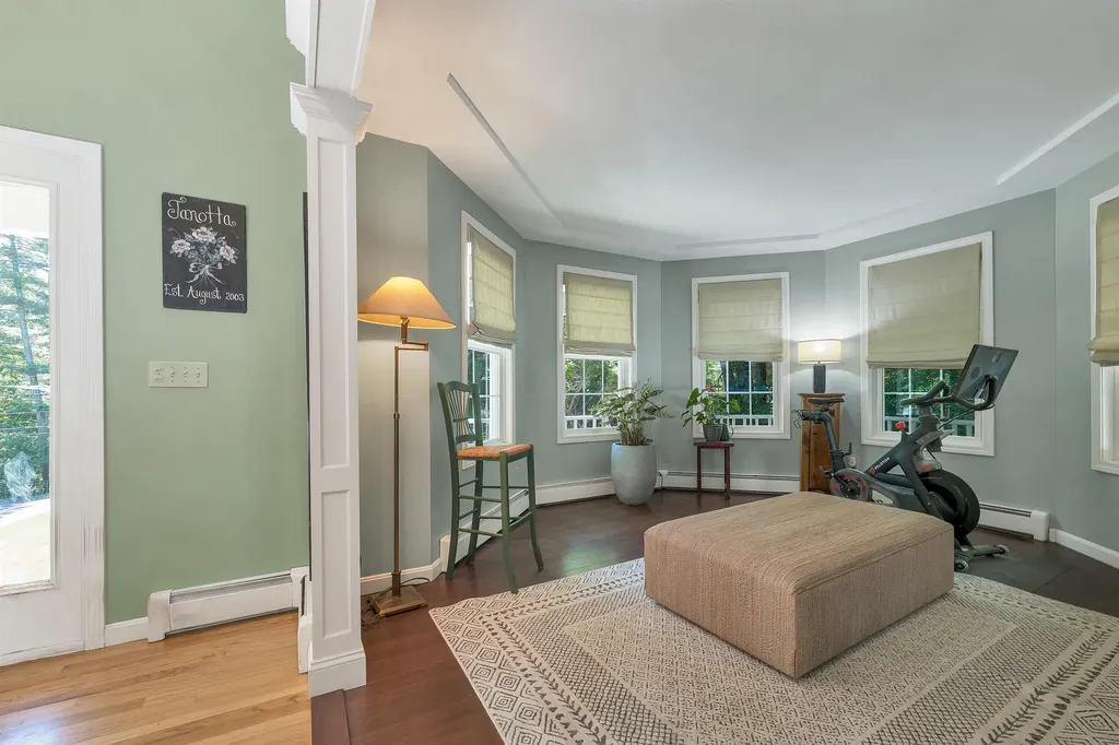 76 Marblehead Road Windham NH 03087