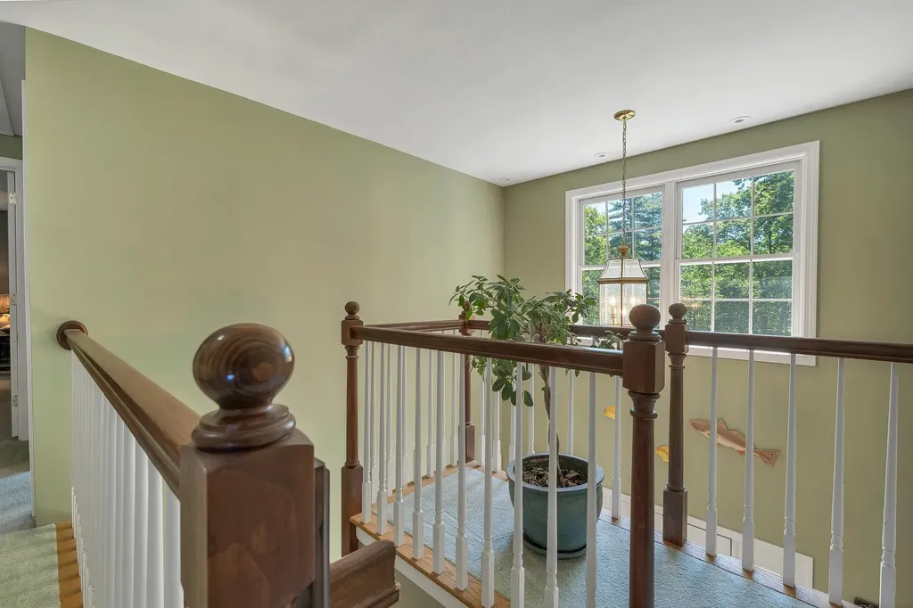 76 Marblehead Road Windham NH 03087