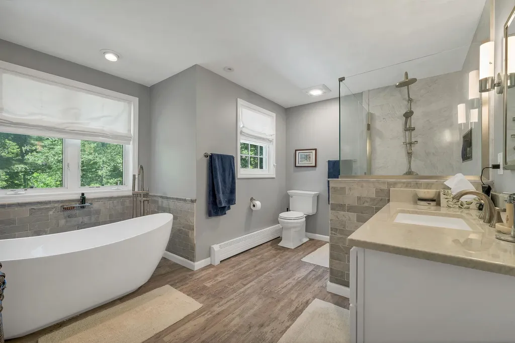 76 Marblehead Road Windham NH 03087