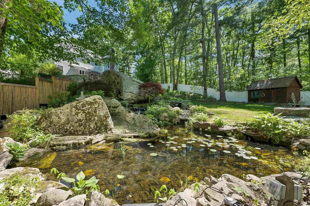 76 Marblehead Road Windham NH 03087