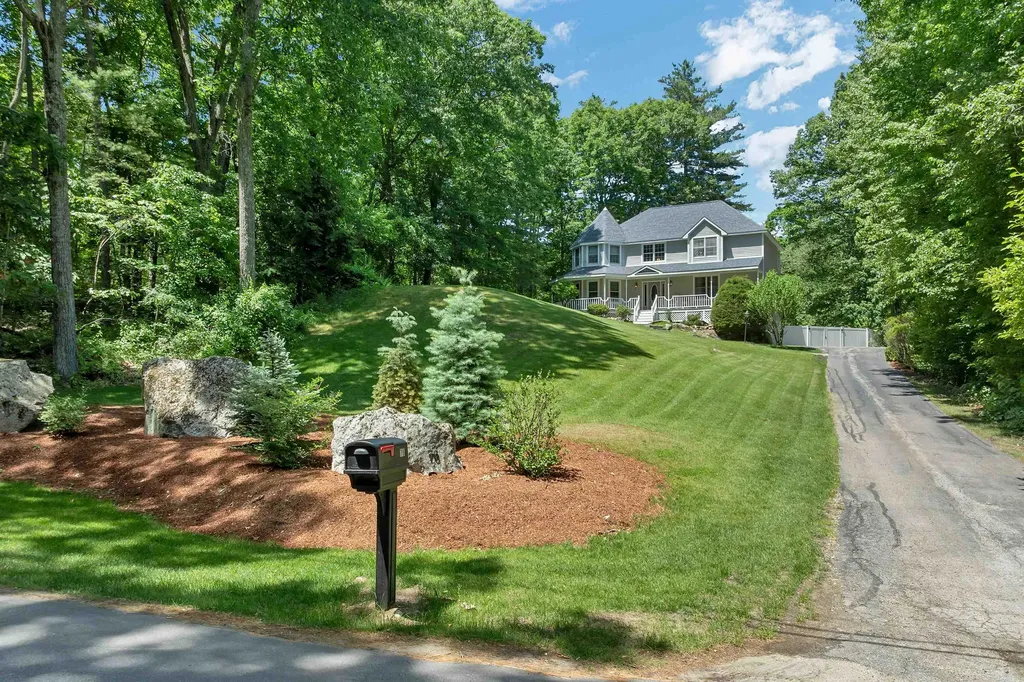 76 Marblehead Road Windham NH 03087