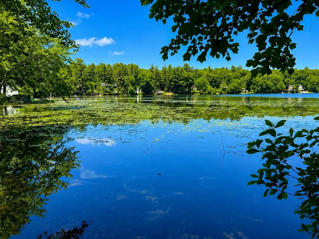 76 Marblehead Road Windham NH 03087