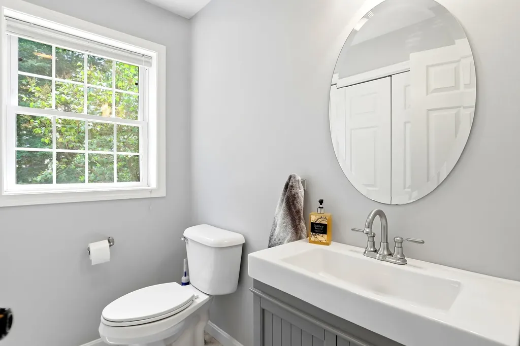 57 Lindsay Road Hooksett NH 03106