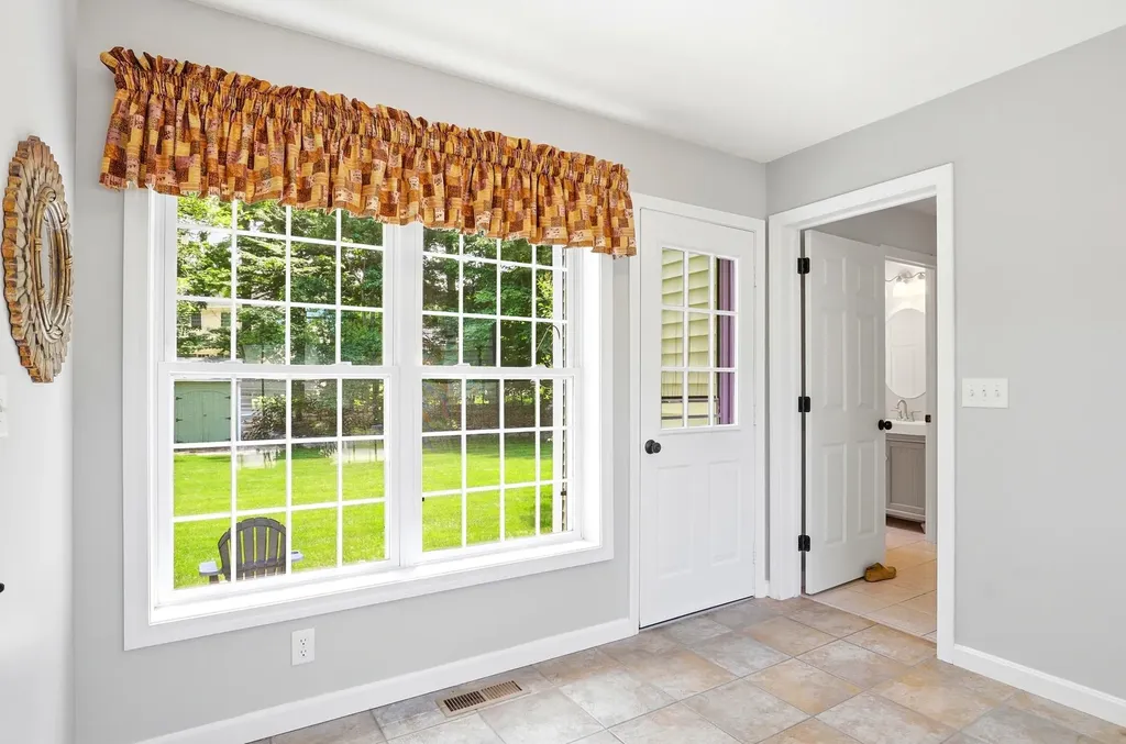 57 Lindsay Road Hooksett NH 03106
