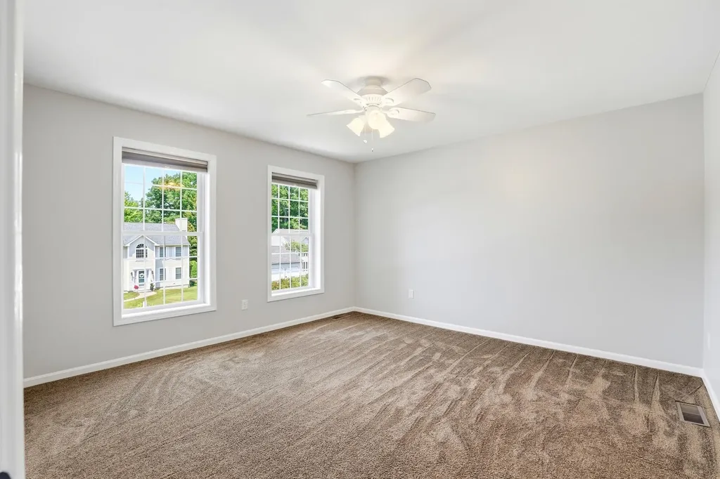 57 Lindsay Road Hooksett NH 03106
