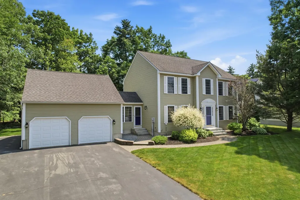 57 Lindsay Road Hooksett NH 03106
