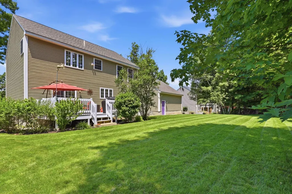57 Lindsay Road Hooksett NH 03106