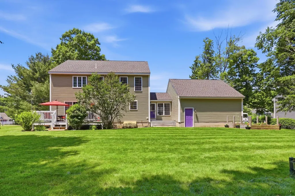 57 Lindsay Road Hooksett NH 03106