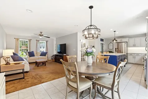 57 Lindsay Road Hooksett NH 03106